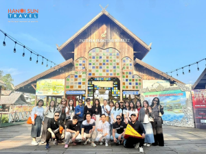 Đoàn khách đi Thái Lan tham quan chợ nổi bốn miền