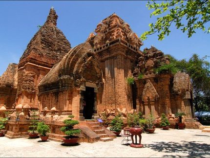 Tháp bà Ponagar1 Tour Hà Nội - Nha Trang - Đà Lạt