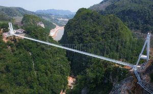 Hà Nội - Mộc Châu: cầu kính Bạch Long